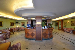 Отель Sun Hotel  Рубиера